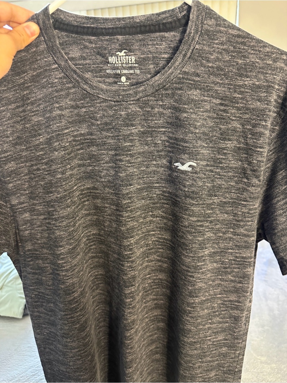 Hollister Men’s Heathered Charcoal Crew Neck Tee